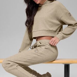 Alo Yoga Lounge Set - Small - Gently worn Muse Ribbed Hoodie and Jogger Set